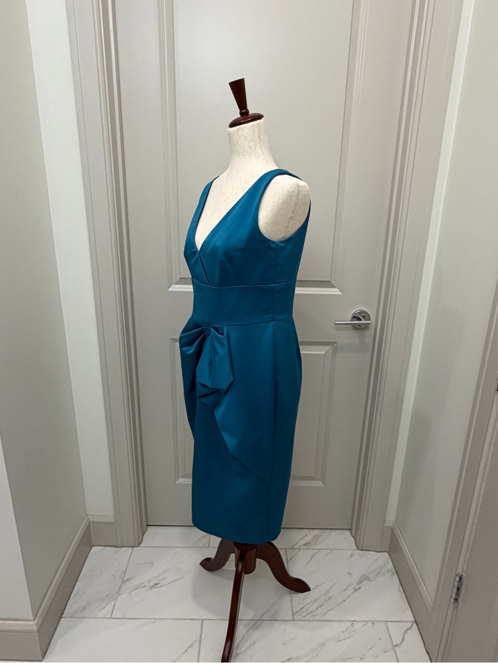 Lela Rose - Teal Sleeveless V-Neck Sheath Dress - 12 - Picture 4 of 10